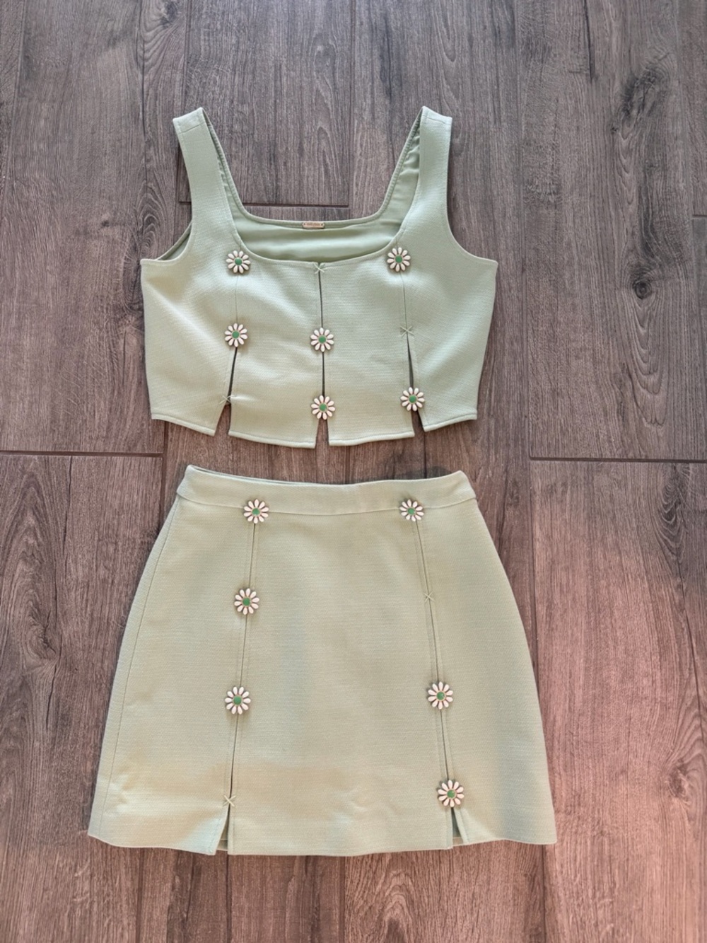 Cult Gaia Daisy-Embellished Light Green Set